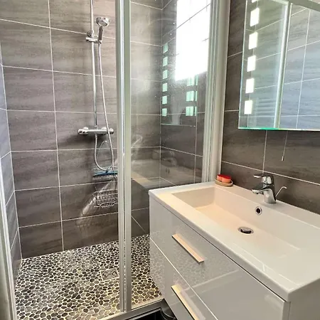 Superbe D'architecte Avec Piscine Chauffee Loix